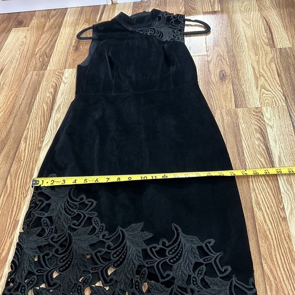 Alice + Olivia Embroidered Lace and Velvet Dress Size 6 - Picture 9 of 16
